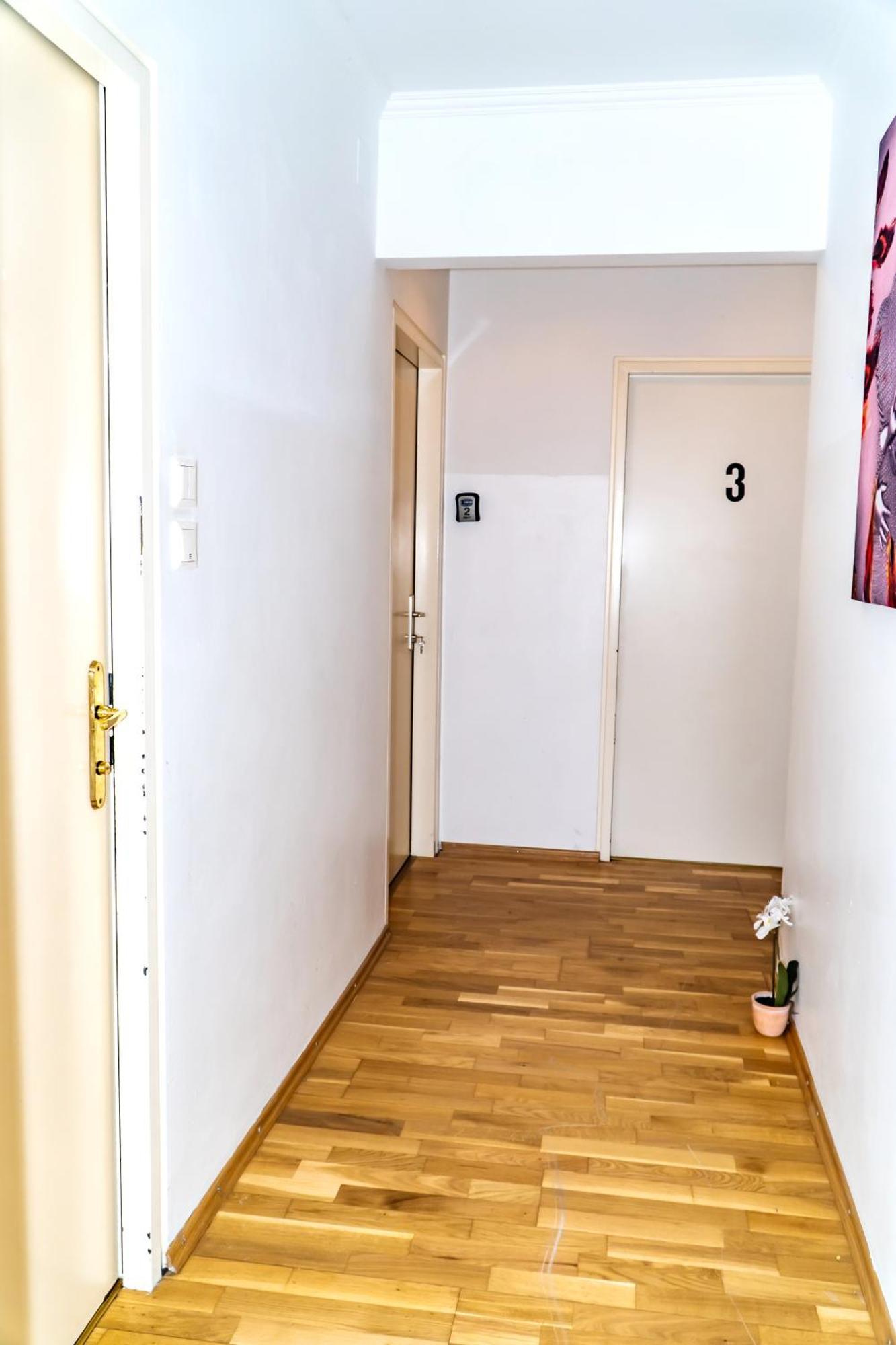 Spacious 5 Minutes To Wiener Stadthalle Hospedagem domiciliar *