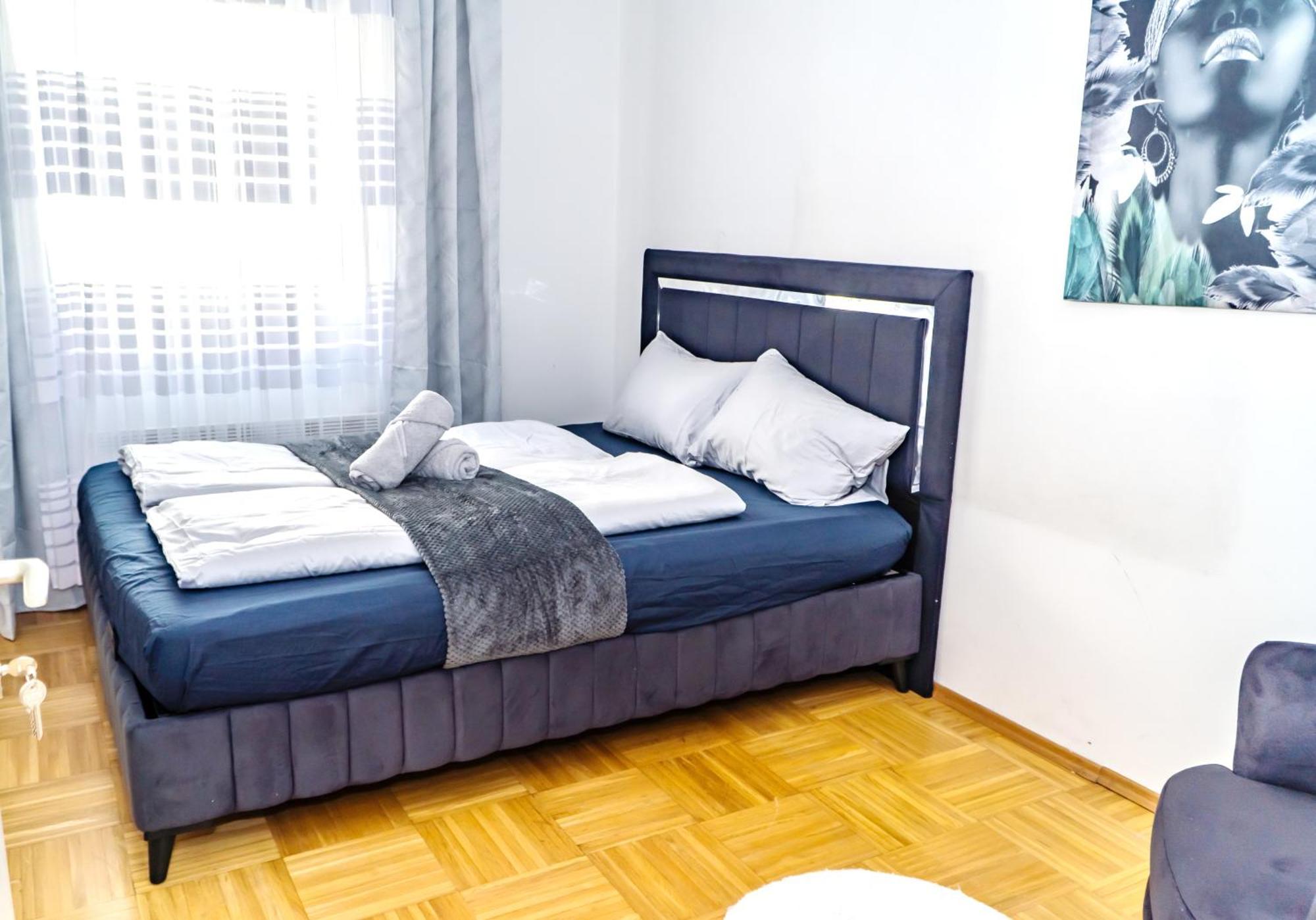 Hospedagem domiciliar Spacious 5 Minutes To Wiener Stadthalle *