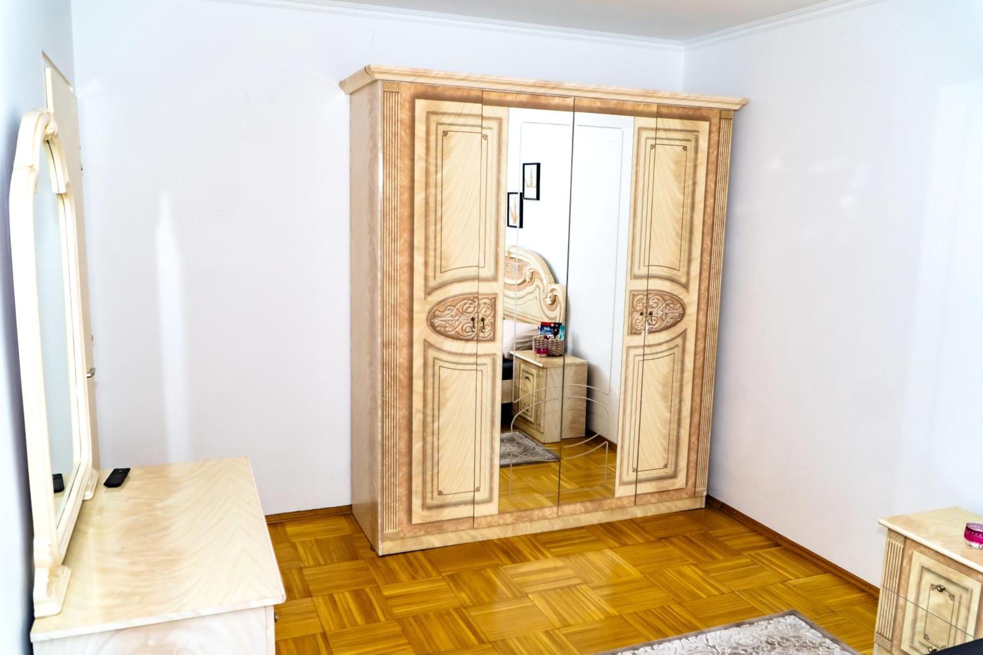 Hospedagem domiciliar Spacious 5 Minutes To Wiener Stadthalle Viena